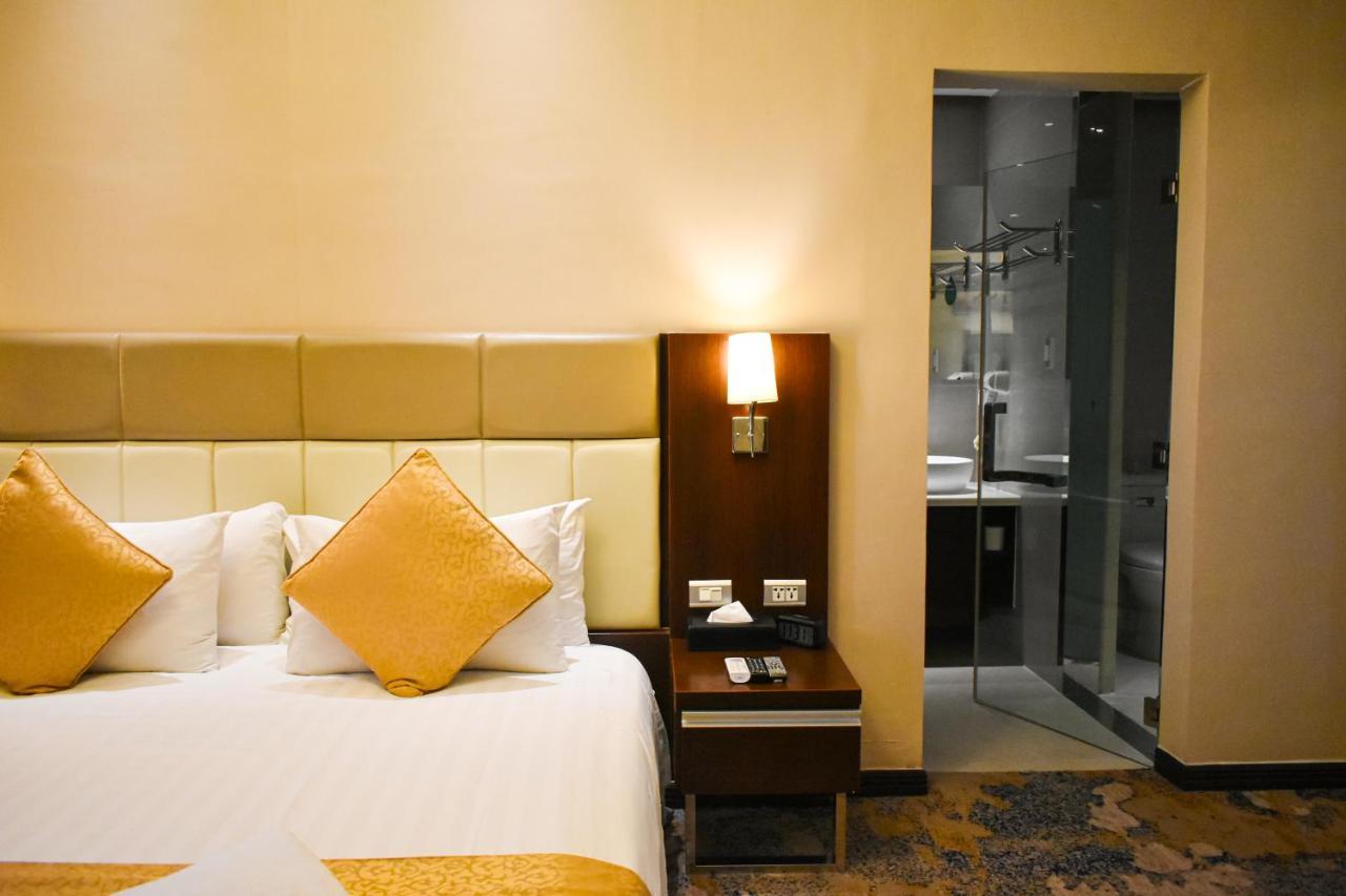 Mg Grand Hotel 4*
